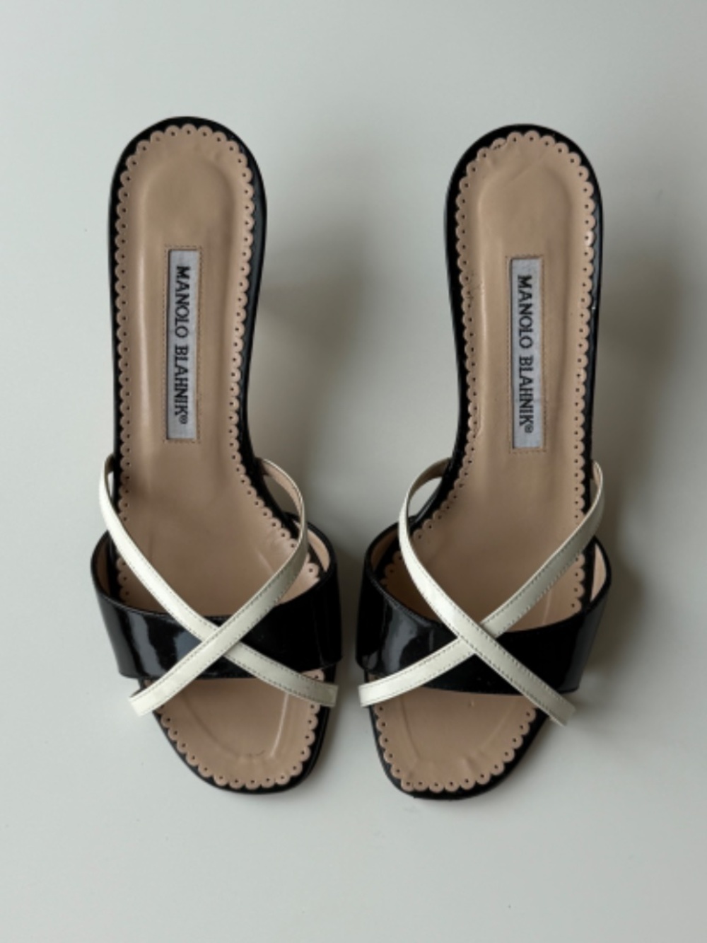 Vintage Manolo Blahnik black & white patent leather mule sandals, IT 36, ~US 5.5 - Picture 8 of 12